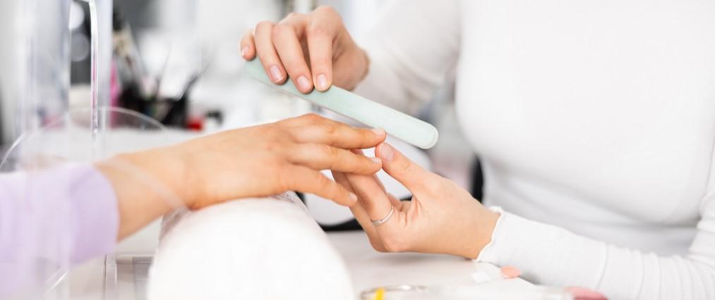 becoming a nail technician