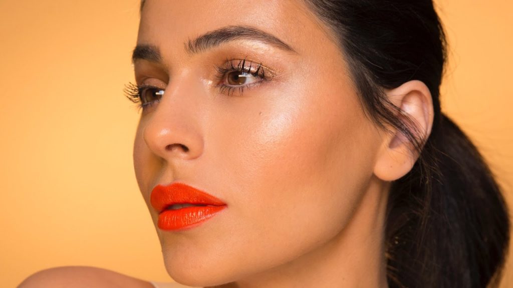 top 7 beauty gurus to follow