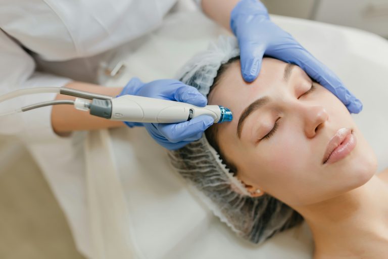 Cosmetologist vs. Esthetician in Washington: What’s the Difference?