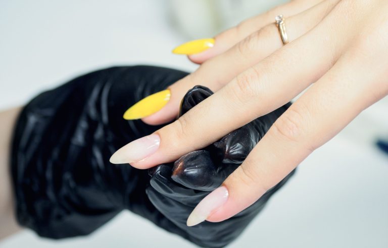 What to Look for in a Nail Tech School in Washington