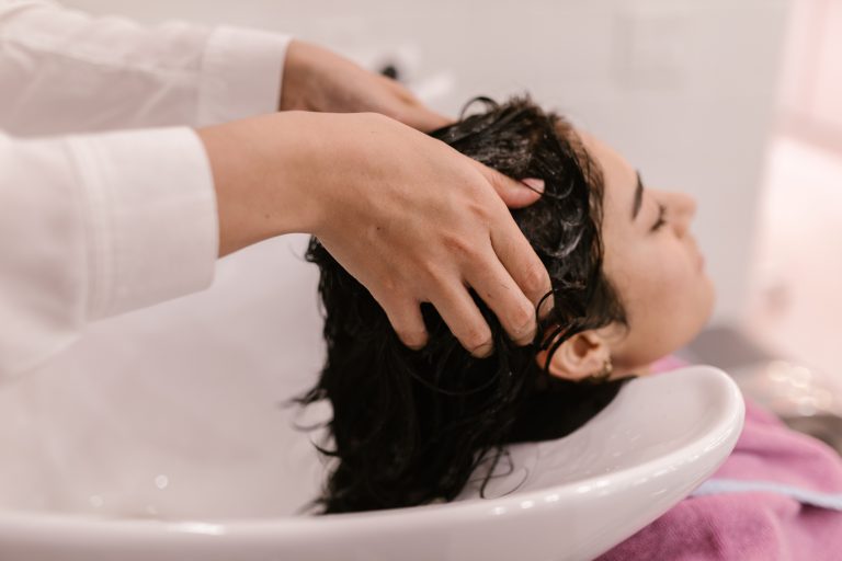 How to Get a Cosmetology License in Washington — An Evergreen Beauty College Guide